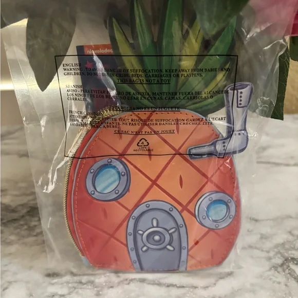 SpongeBob SquarePants Pineapple House Figural Cardholder NWT - Picture 5 of 5